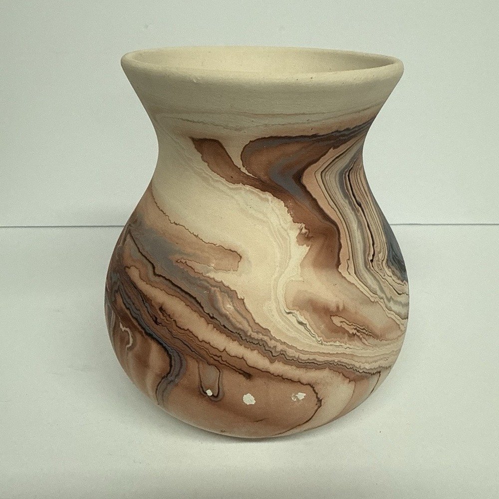 Nemadji Indian River Pottery Brown Earth Tone Swirled Vase 6 3/4" Minnesota USA